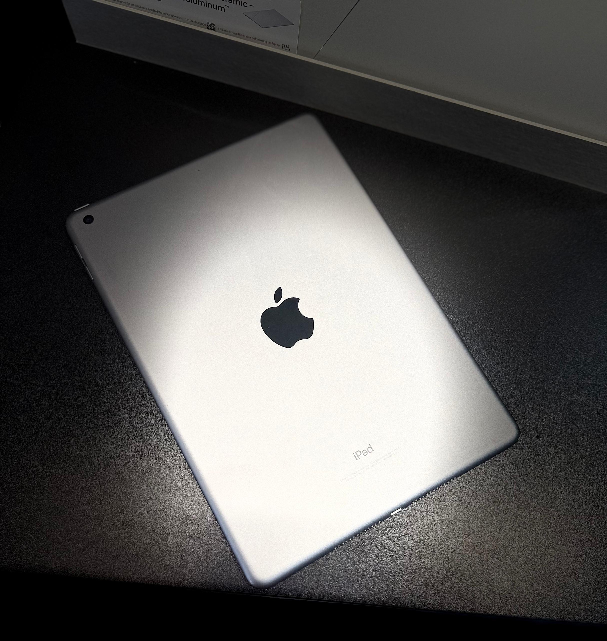 888 iPad 7 - الصورة 1