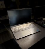 ⁦DELL Vostro 3530⁩ - الصورة ⁦2⁩