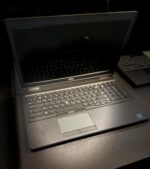 ⁦Dell -Latitude 5590⁩ - الصورة ⁦2⁩