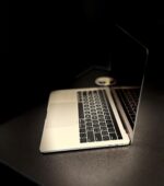 ⁦MACBOOK PRO 2019⁩ - الصورة ⁦3⁩